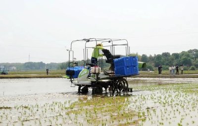 中联农机助力老挝水田机械化可持续发展